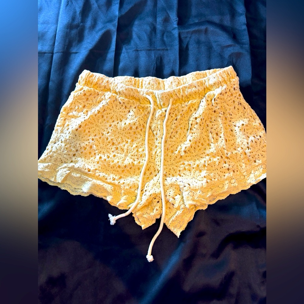 Ban Jara beachy shorts yellow size large